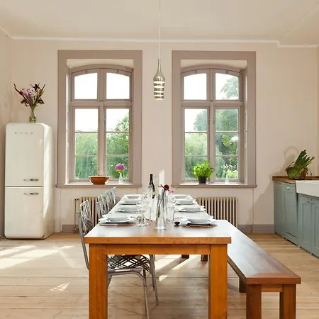 Spacious With Terrace And Garden View Semesterbostad *