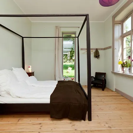 Spacious With Terrace And Garden View Walow