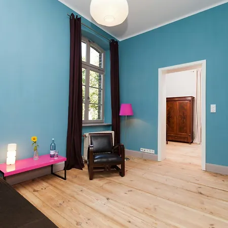 Spacious With Terrace And Garden View Nyaraló Walow