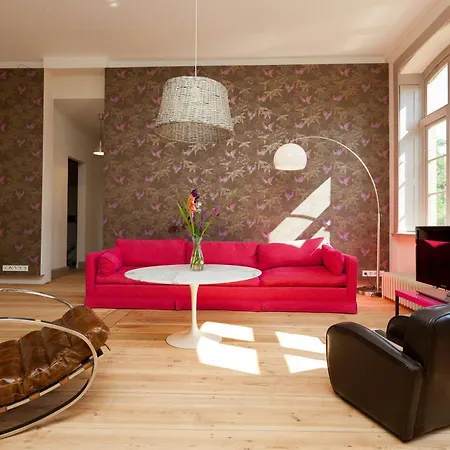 Spacious With Terrace And Garden View *