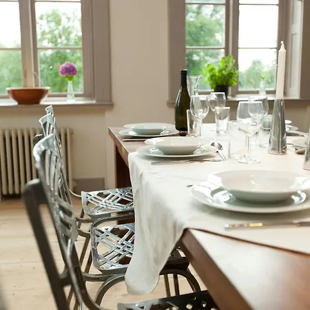 Spacious With Terrace And Garden View Semesterbostad Walow