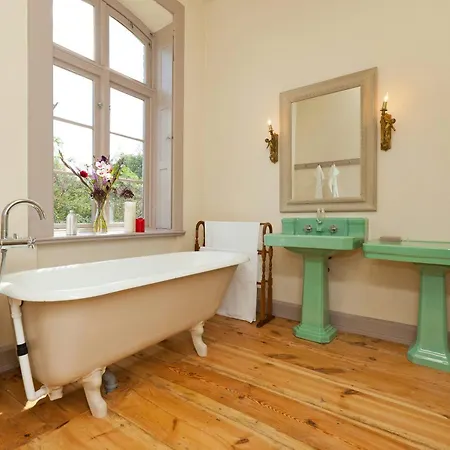 Spacious With Terrace And Garden View Walow