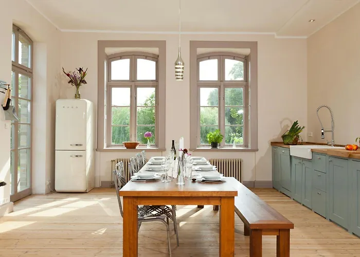 Spacious With Terrace And Garden View Vakantiehuis *