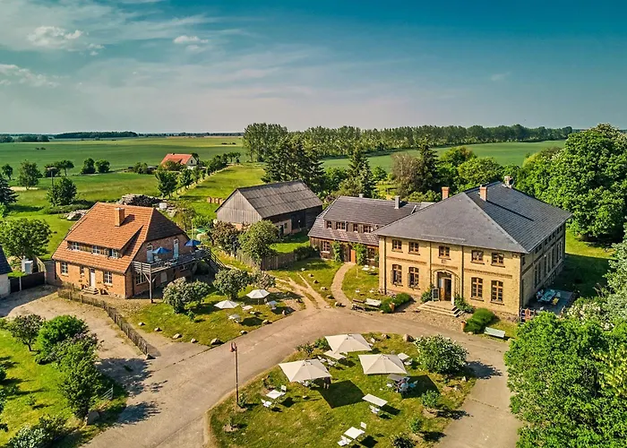 Spacious With Terrace And Garden View Vakantiehuis Walow