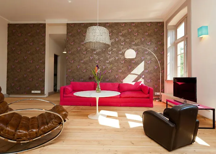 Spacious With Terrace And Garden View *